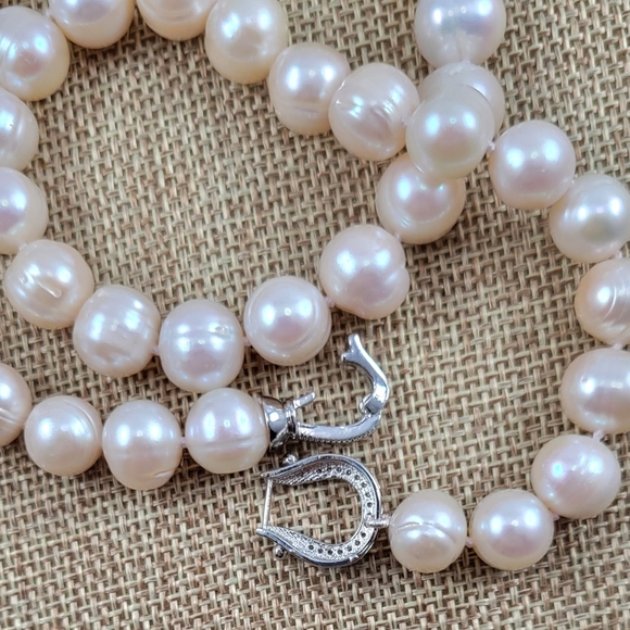 Real 17" Pearl Necklace - Picture 7 of 8